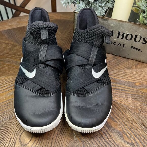 Nike LeBron Soldier AT3872-001-Size 11.5 - Picture 1 of 4